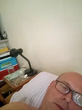 Snapshot of Ulisesss69 chatting on February 24, 4:16 pm Ulisesss69 online show from February 24, 4:16 pm