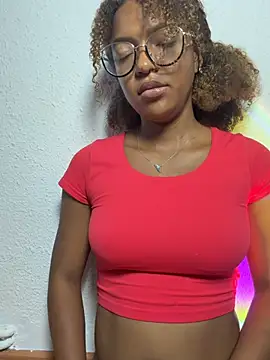 Snapshot of BySabrina chatting on June 25, 7:29 pm BySabrina online show from June 25, 7:29 pm