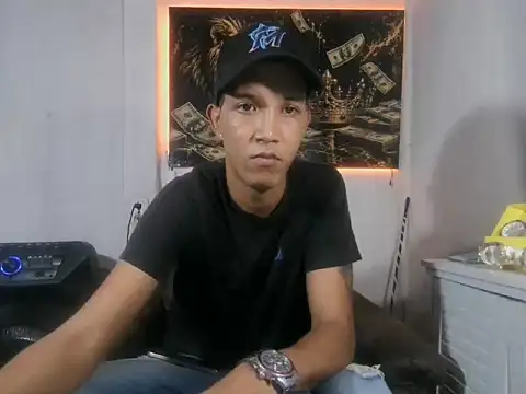 Snapshot of badboy_master chatting on June 9, 8:42 pm badboy master online show from June 9, 8:42 pm