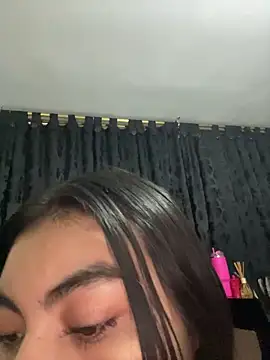 eimmy  skinny online show from April 17, 7:06 pm