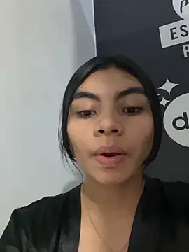 eimmy  skinny online show from May 16, 1:02 am
