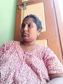 tamilkaviya431 online show from April 12, 5:12 am