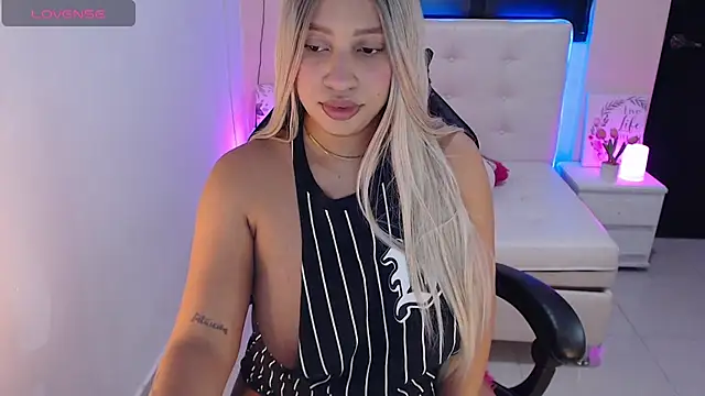 heelen21 online show from March 26, 4:51 am