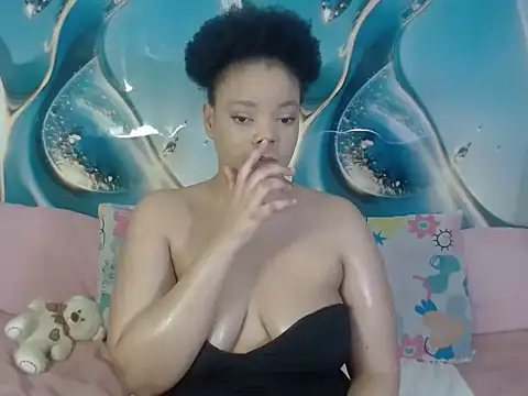 Snapshot of SexyPhireX chatting on February 15, 7:43 pm SexyPhireX online show from February 15, 7:43 pm