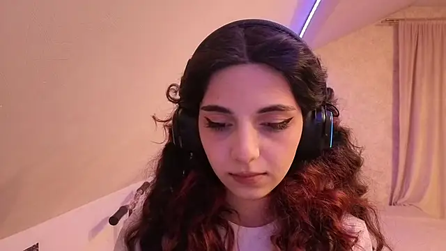 Snapshot of Blissmissataeses chatting on February 17, 12:34 pm Blissmissataeses online show from February 17, 12:34 pm