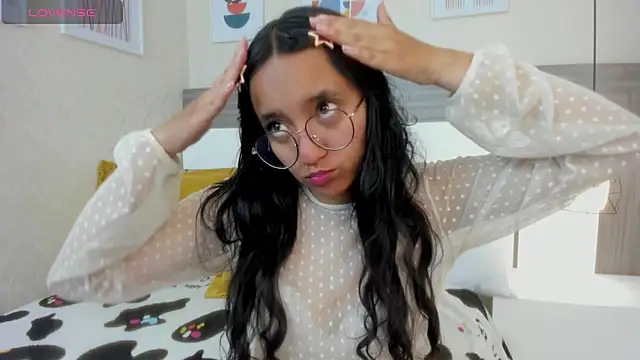 Snapshot of Emilyblussh chatting on February 28, 3:57 pm Emilyblussh online show from February 28, 3:57 pm