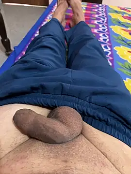 Snapshot of rashmixxx chatting on February 16, 9:38 am rashmixxx online show from February 16, 9:38 am