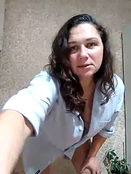 Susan8421 online show from February 28, 9:38 pm