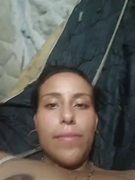 Snapshot of Mirili_27 chatting on May 16, 5:04 am Mirili 27 online show from May 16, 5:04 am