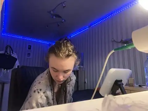 Snapshot of melissashineee chatting on February 26, 11:53 am melissashineee online show from February 26, 11:53 am