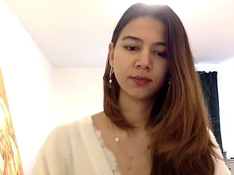 Snapshot of KiraVixenSweet chatting on February 16, 11:06 am KiraVixenSweet online show from February 16, 11:06 am