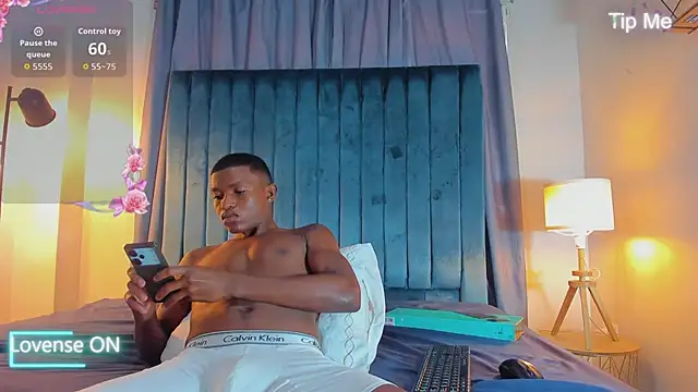 hanssmitt online show from February 21, 7:15 pm