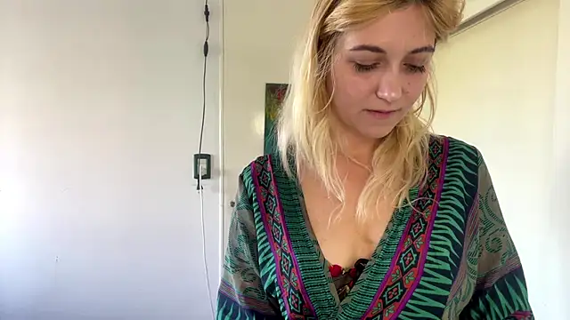 Sophiasnarl online show from February 25, 8:07 pm