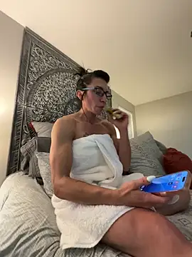 lunasexy79 online show from April 12, 1:43 am