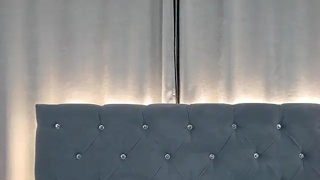VikkyVonn online show from May 7, 11:59 am