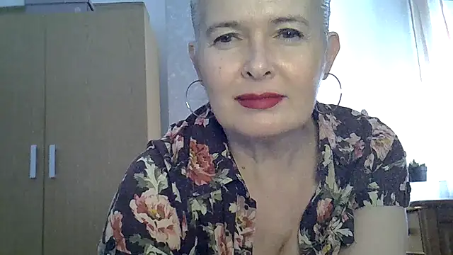 Laura-Parker online show from April 18, 1:48 pm