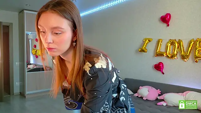 Snapshot of KateNickson chatting on February 19, 6:09 am KateNickson online show from February 19, 6:09 am