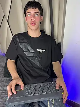 Snapshot of Lucian-greyy chatting on March 2, 1:29 pm Lucian-greyy online show from March 2, 1:29 pm