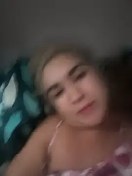 Snapshot of violet-grey chatting on February 15, 1:52 pm violet-grey online show from February 15, 1:52 pm