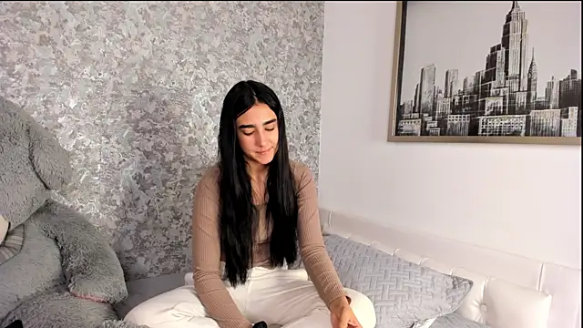 Anika H online show from April 7, 12:27 pm