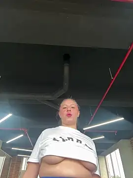 Sofi Collinss online show from March 5, 8:16 pm