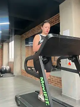 Sofi Collinss online show from March 9, 9:30 pm