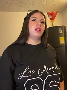 Sofi Collinss online show from April 8, 11:48 pm