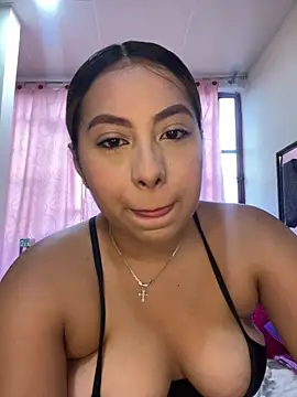 Emiily joee  online show from May 22, 9:31 pm