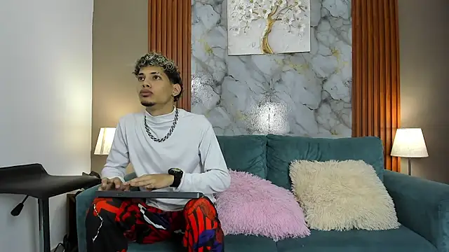 YOUNG BOYS HELL online show from March 1, 10:45 pm