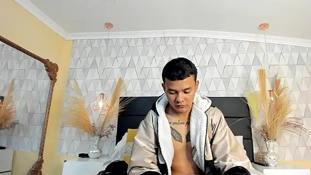 Snapshot of TylerGandi chatting on February 22, 8:07 pm TylerGandi online show from February 22, 8:07 pm