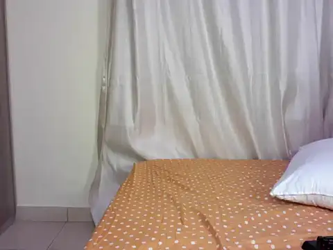 Snapshot of Petite_spice chatting on February 14, 7:32 pm Petite spice online show from February 14, 7:32 pm