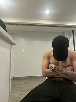 Jhon jairo420zzzz online show from April 14, 10:05 pm