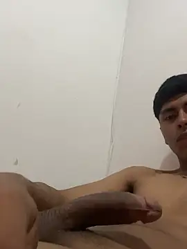 Snapshot of Miguel_960 chatting on March 10, 9:53 pm Miguel 960 online show from March 10, 9:53 pm