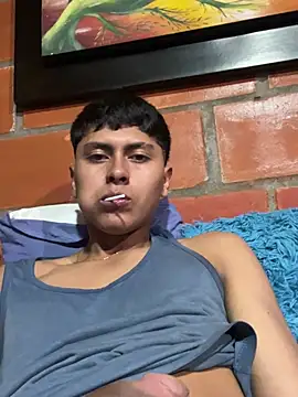 Snapshot of Miguel_960 chatting on April 4, 11:57 pm Miguel 960 online show from April 4, 11:57 pm