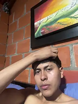 Snapshot of Miguel_960 chatting on May 13, 1:58 am Miguel 960 online show from May 13, 1:58 am