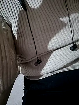 Snapshot of taniya0 chatting on February 25, 12:31 am taniya0 online show from February 25, 12:31 am