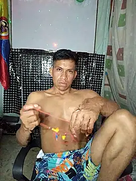 Snapshot of yisusalejo chatting on April 30, 1:23 am yisusalejo online show from April 30, 1:23 am
