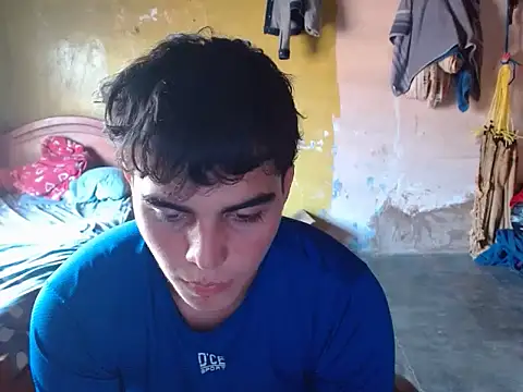 Snapshot of heiker__ chatting on March 21, 5:27 pm heiker online show from March 21, 5:27 pm