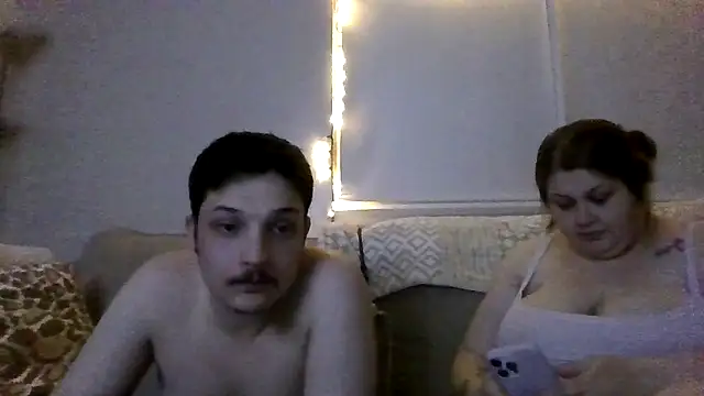 Snapshot of jhhh2026 chatting on April 13, 12:27 am jhhh2026 online show from April 13, 12:27 am