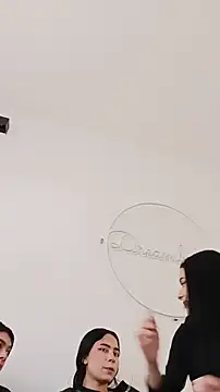 Snapshot of Ivyy_sweet_ chatting on June 23, 7:12 pm Ivyy sweet online show from June 23, 7:12 pm