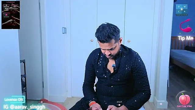 aarrav hotty online show from February 15, 8:49 pm