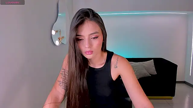 Snapshot of JulietteMoreau chatting on February 28, 8:10 pm JulietteMoreau online show from February 28, 8:10 pm