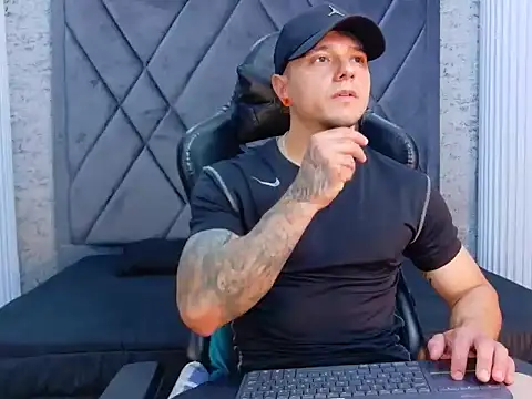 TYSONRICH1 online show from February 26, 6:18 pm