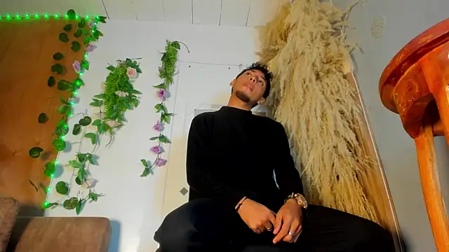 Snapshot of Ian_Hunter chatting on February 16, 1:29 pm Ian Hunter online show from February 16, 1:29 pm