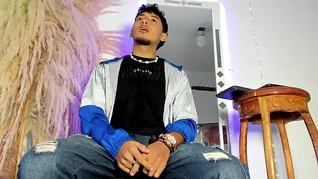 Snapshot of Ian_Hunter chatting on February 17, 1:18 pm Ian Hunter online show from February 17, 1:18 pm