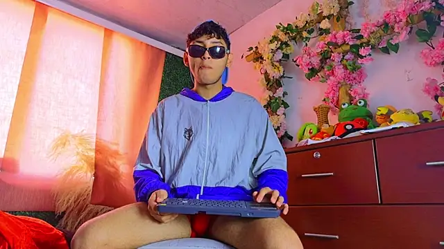 Snapshot of Ian_Hunter chatting on February 26, 1:21 pm Ian Hunter online show from February 26, 1:21 pm