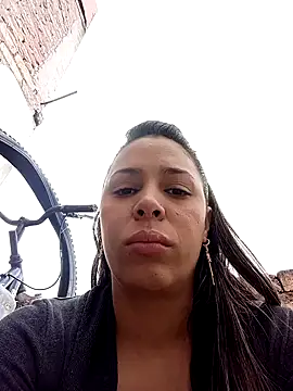 kiki milu online show from April 7, 3:01 pm