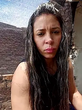 Snapshot of kiki_milu chatting on April 21, 4:45 pm kiki milu online show from April 21, 4:45 pm