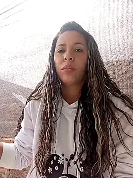 Snapshot of kiki_milu chatting on April 26, 2:26 pm kiki milu online show from April 26, 2:26 pm
