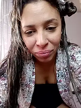 Snapshot of kiki_milu chatting on April 29, 2:54 pm kiki milu online show from April 29, 2:54 pm